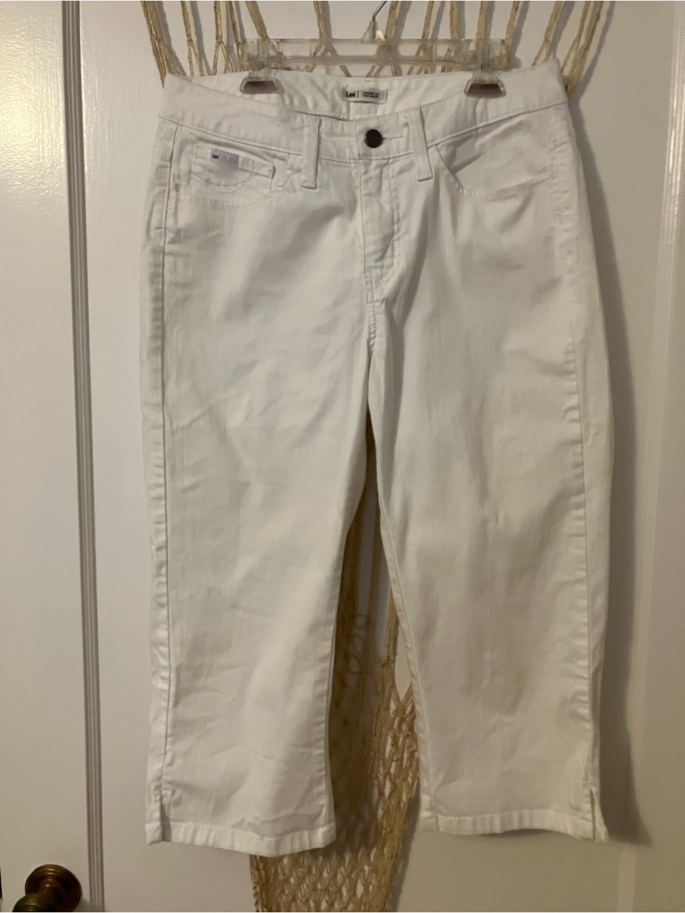 Lee White Cropped Straight Jeans